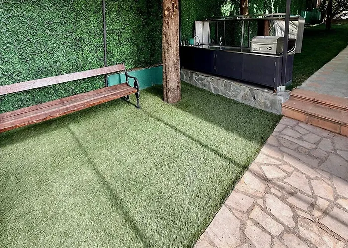 Luxury Private Estate Families & Groups Pool & Bbq Garden & Yard Free Parking Near Center * 베오그라드