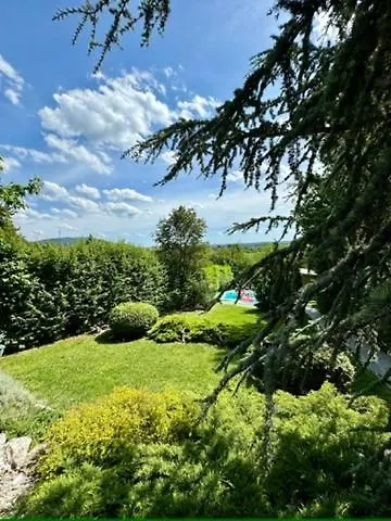 Luxury Private Estate Families & Groups Pool & Bbq Garden & Yard Free Parking Near Center *