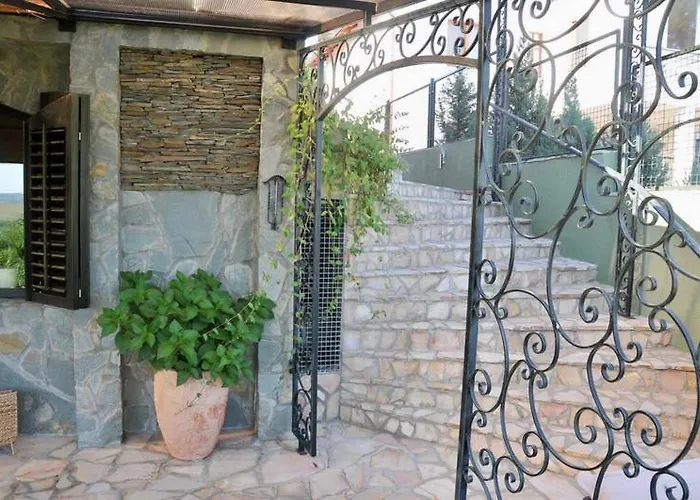 빌라 Luxury Private Estate Families & Groups Pool & Bbq Garden & Yard Free Parking Near Center 베오그라드