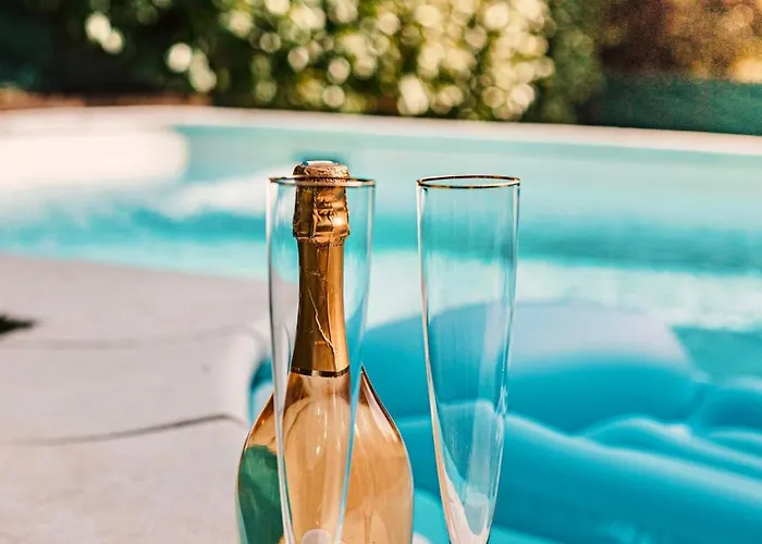 Luxury Private Estate Families & Groups Pool & Bbq Garden & Yard Free Parking Near Center 베오그라드